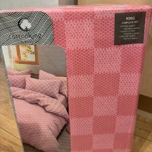 Fire King Pink Patterned Bedding Set